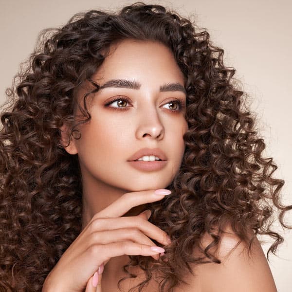 Peluquería pelo rizado en Bertamiráns